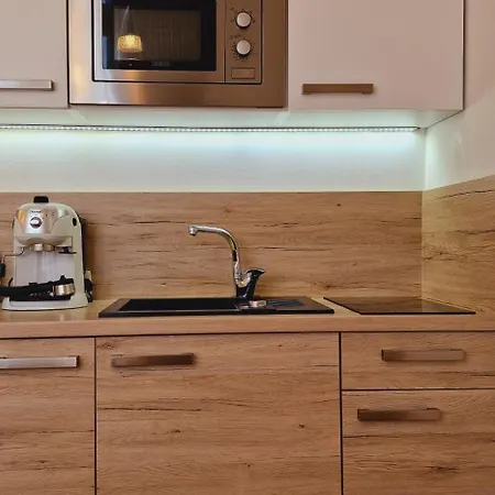 Medea 2 With Private Parking Opatija