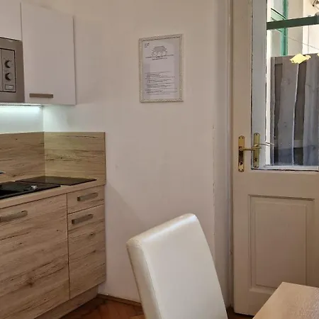 Medea 2 With Private Parking Apartamento *